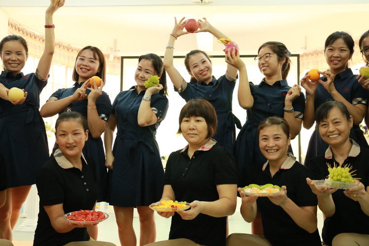 九月,將快樂進行到底!-----深圳市龍華區龍華中英文實驗學校幼兒園慶祝教師節活動 九月,將快樂進行到底!-----深圳市龍華區龍華中英文實驗學校幼兒園慶祝教師節活動