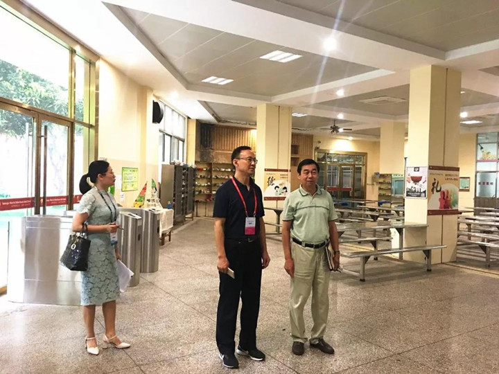 責任督學來校督導,美好教育再添助力——龍華區中小學第六責任區督學一行5人來我校進行督導檢查 責任督學來校督導,美好教育再添助力——龍華區中小學第六責任區督學一行5人來我校進行督導檢查