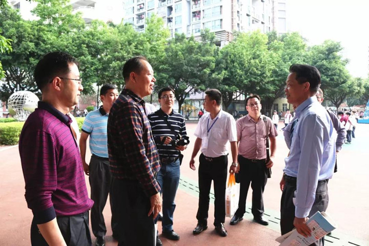《德育報》社華南工作部組織的校長考察團來校參觀考察 《德育報》社華南工作部組織的校長考察團來校參觀考察