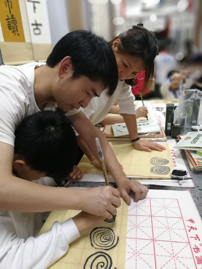 親子同練，家校共建，龍華中英文“家長社團(tuán)”有聲有色